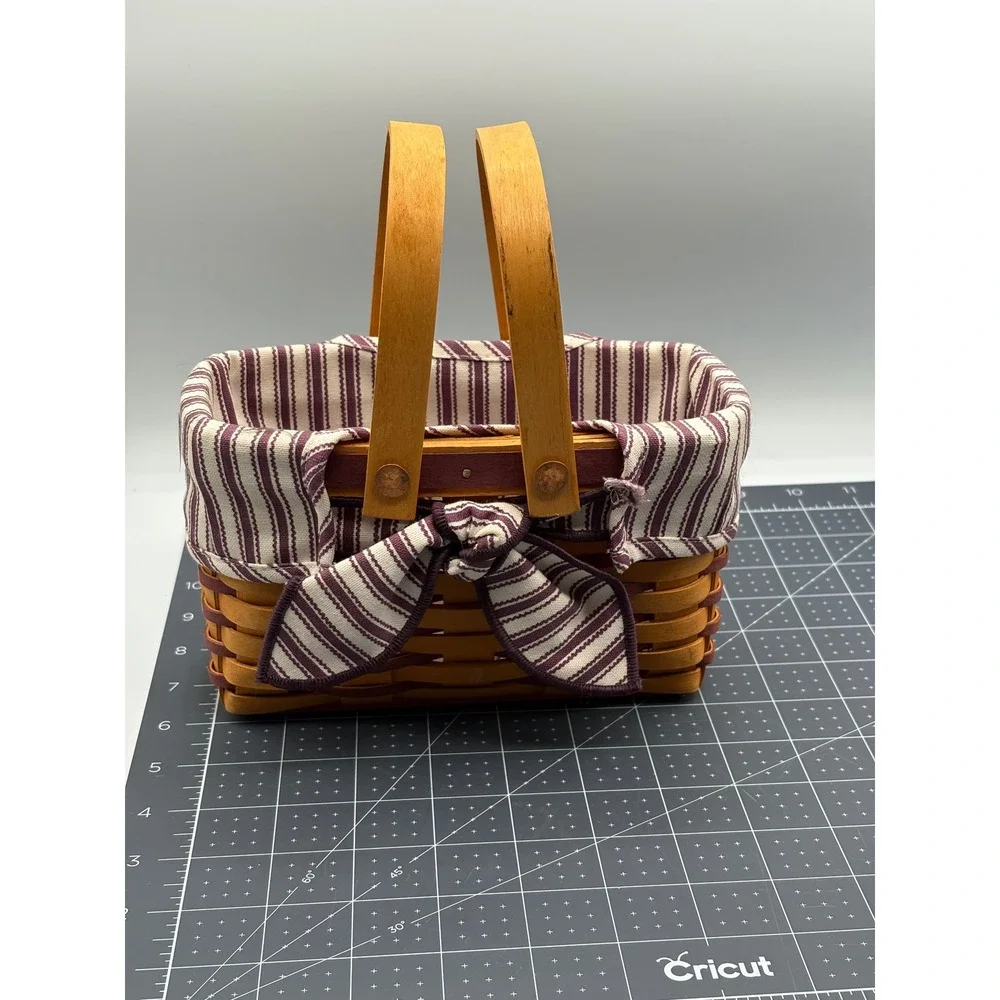 Longaberger 1998 Picture Perfect Red Sweetheart Basket w/ Liner, Prot & Tie-On
